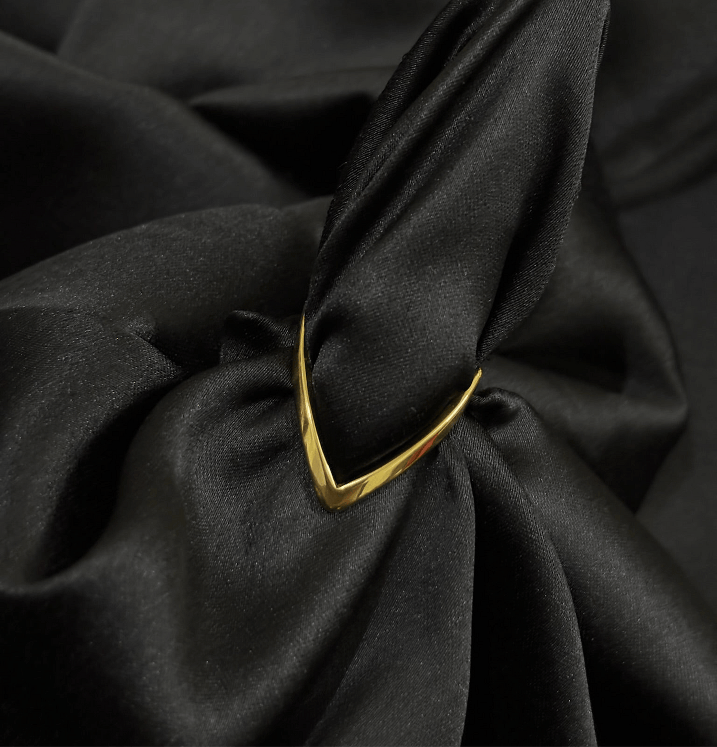 Minimal Gold Chevron Ring
